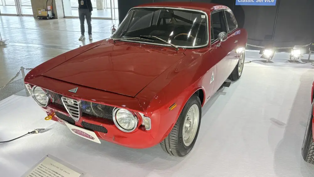 アルファロメオ ジュリア スプリントGT 1/5