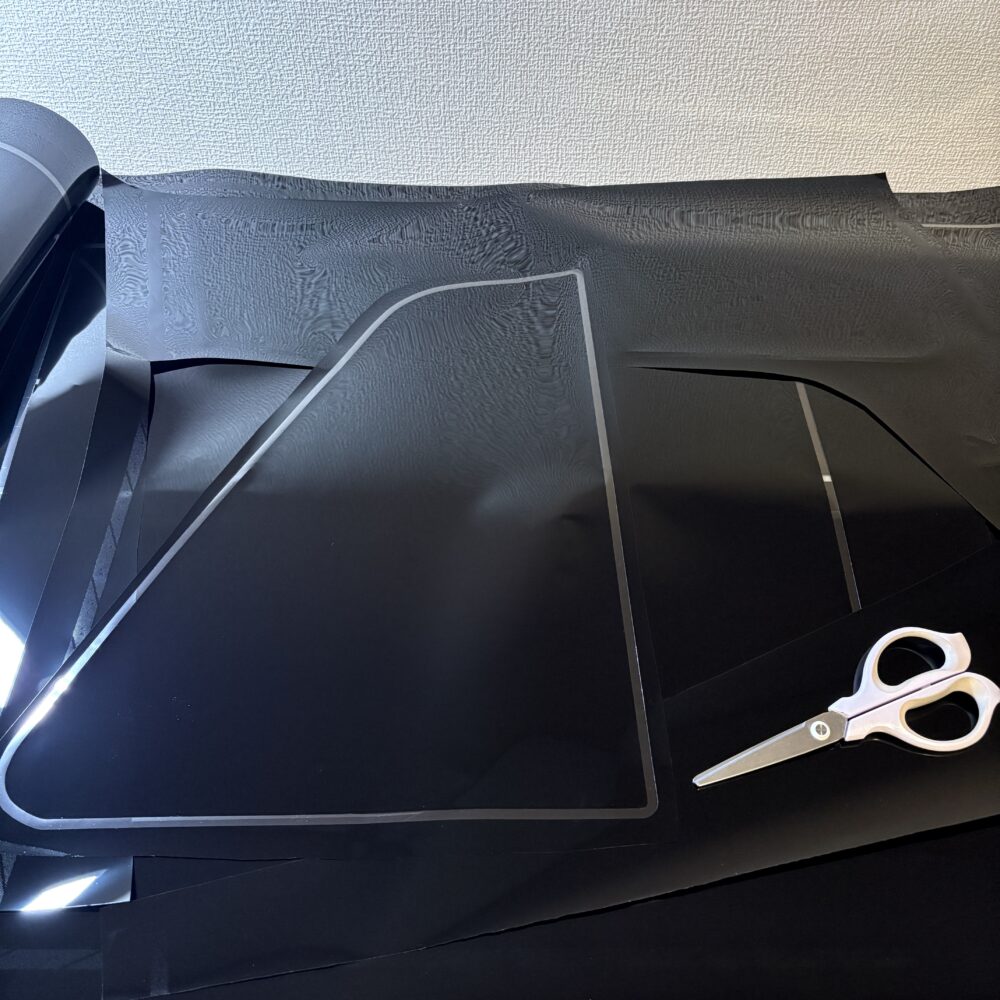 カーフィルム施工 まわりを切り抜く