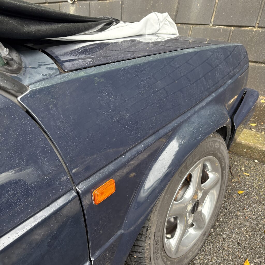 カークラブカバー雨上がりの様子