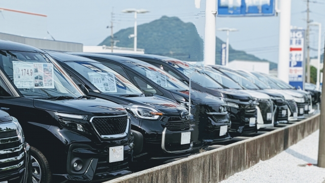 自動車ディーラー